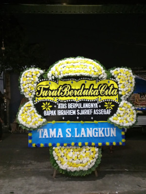 Papan Bunga Duka di Obaa