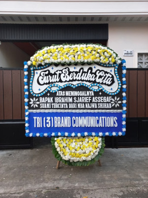 Papan Bunga Duka di Obaa